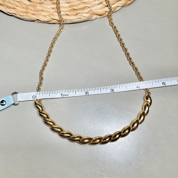 Monet Vintage Twist Front Design 18K Gold Plated Spiral Chain Link Necklace. - Picture 11 of 14